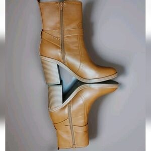 Liz Claiborne Olinda Block Heel Booties Boots Cognac Gold Size 9 M ($100 If New)